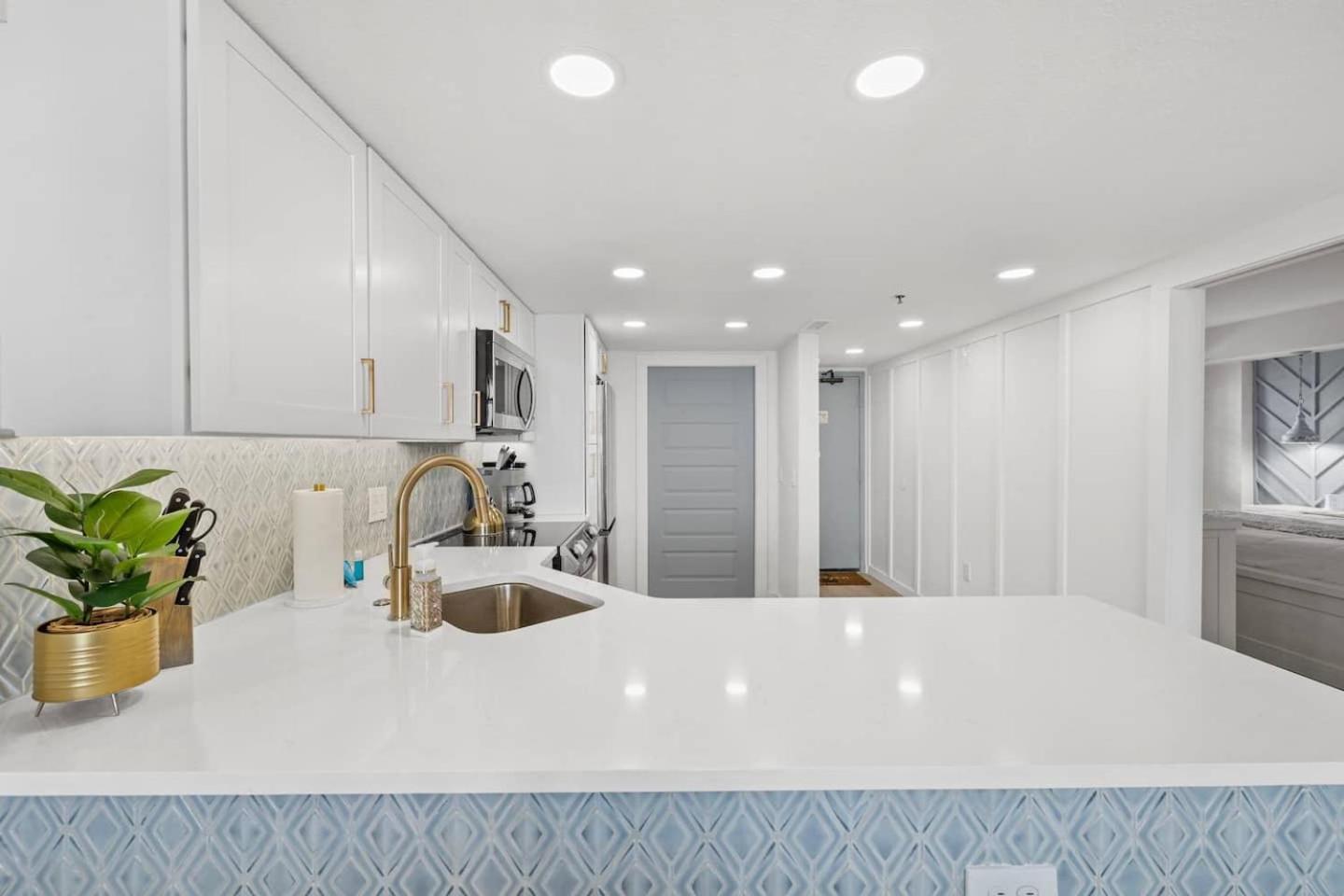Luxury Ocean Front By Barefoot Landing Apartment Миртъл Бийч Екстериор снимка
