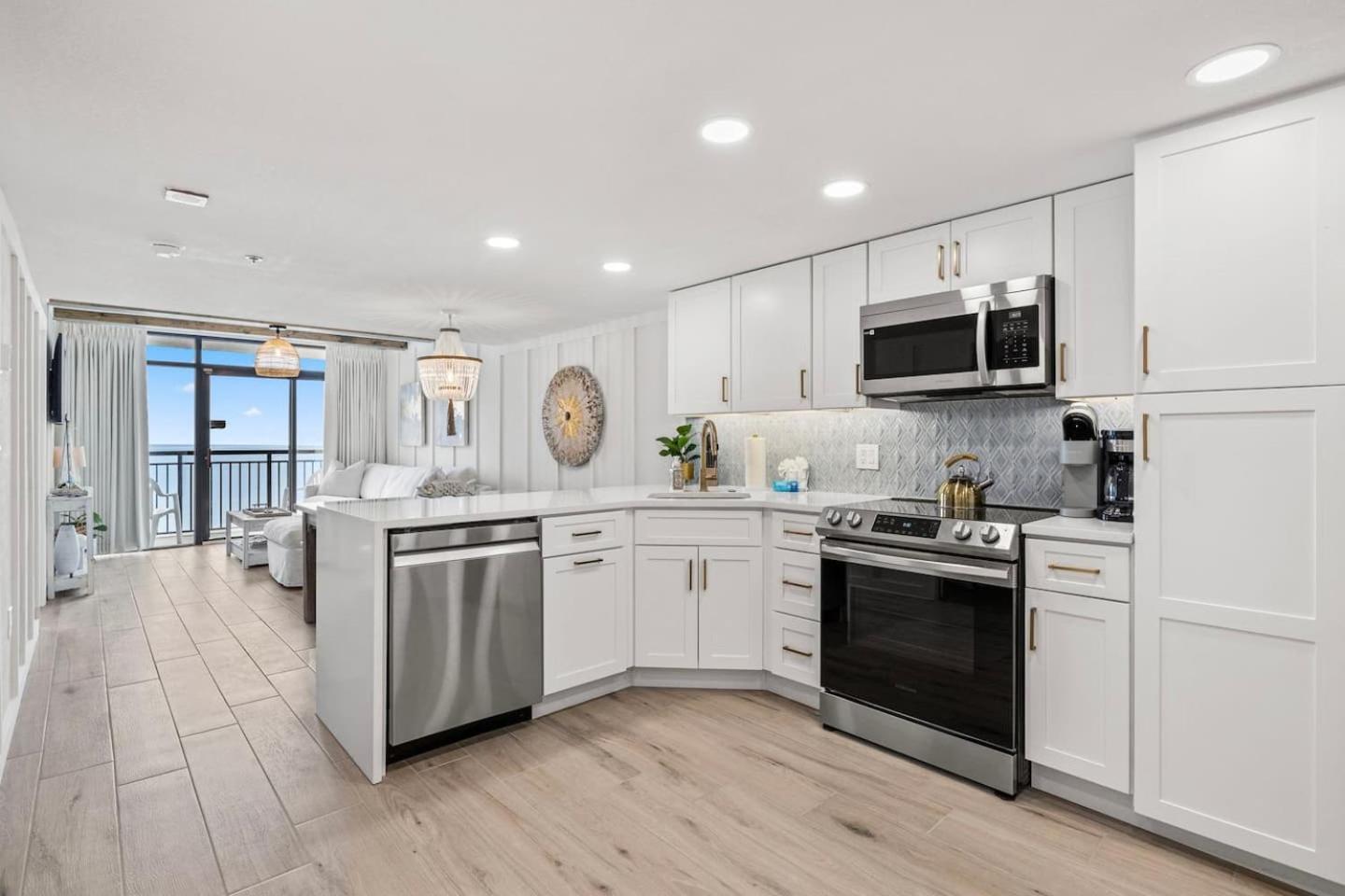Luxury Ocean Front By Barefoot Landing Apartment Миртъл Бийч Екстериор снимка